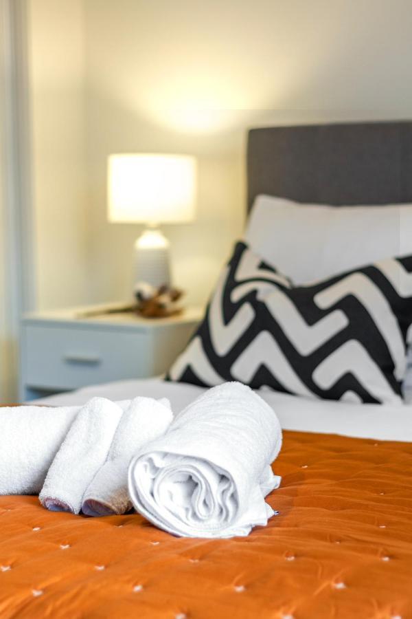 Modern 3 Bed Overlooking Hagley Park Christchurch Buitenkant foto